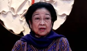 Soroti Gempuran KPop di Tanah Air, Megawati ke Generasi Muda: Tidak Apa-apa, Asal Tetap Cintai Budaya Indonesia Fenomena kehadiran Korea Pop (KPop) disoroti oleh Presiden kelima RI, sekaligus Ketua Umu PDIP, Megawati Soekarnoputri. PDIP.