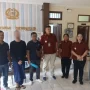Imigrasi Denpasar Tahan WNA 'Nakal' yang Diduga Rusak Mobil Polisi Imigrasi Denpasar Tahan WNA 'Nakal' yang Diduga Rusak Mobil Polisi ( ANTARA/HO-Kemenkumham Bali.)