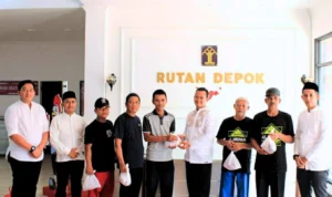 WBP Rutan Kelas I Kota Depok melaksanakan proses pemotongan hewan kurban. (dok Rutan Kelas I Kota Depok)
