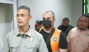 Immigration Deports British Citizen for Burning Villa Gate in Gili Air