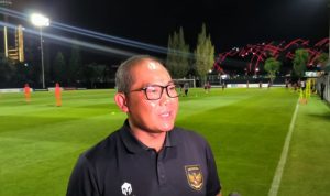 Kapolri Jenderal Listyo Sigit Prabowo berikan pesan khusus kepada Manager Timnas Indonesia, Kombes Sudarmadji jelang laga FIFA Match Day Indonesia vs Argentina. PMJ News