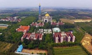 Tak Tinggal Diam! Kemenag Bakal Bekukan Izin Operasinal Ponpes Al Zaytun Jika Terbukti Menyimpang Kementerian Agama (Kemenag) memastikan akan membekukan izin operasional Pondok Pesantren (Ponpes) Al Zaytun jika terbukti menyimpang. Istimewa.