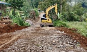 Kondisi insfrastruktur di wilayah Kabupaten Bandung Barat butuh perbaikan jalan yang akan dilakukan oleh Dinas PUTR