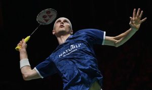 Kurang Beruntung, Axelsen Unggul Dua Gim Lawan Ginting