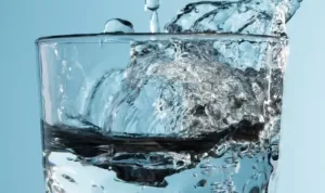 Manfaat Minum Air Putih, Pentingnya Hidrasi Tubuh! Manfaat Minum Air Putih, Pentingnya Hidrasi Tubuh!