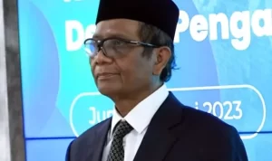 Menko Polhukam, Mahfud MD mengatakan pemerintah akan menempuh 3 langkah dalam menghadapi polemik Ponpes Al Zaytun di Indramayu, Jawa Barat. ANTARA/Rizka Khaerunnisa.