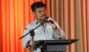 Mentan RI, Syahrul Yasin Limpo dikabarkan terlibat dugaan korupsi dan tindak pidana pencucian uang (TPPU) bersama dua anak buahnya. ANTARA/HO-Kementan.