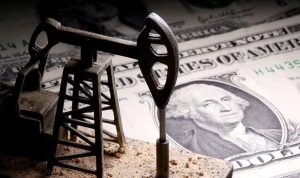 Oil Prices fall Under Pressure from Fed Rate Hike Prospects