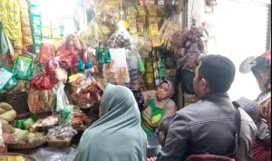 Pedagang Sayuran di Sumedang Laris Manis Meski Harga Cabai Merah Rp100 Ribu Per Kilo