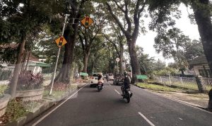 Pelaku pengeroyokan terhadap anggota TNI berinisial DDI ketika bersama AI istrinya, sampai saat ini masih belum tertangkap.