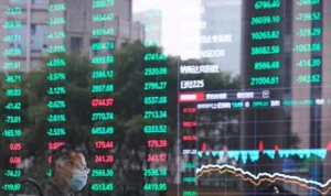 Chinese Stocks Open Lower, Shanghai Index Slips 0.12%