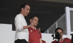 Apresiasi Permainan Timnas Indonesia di FIFA Match Day, Presiden Jokowi: Bisa Imbangi Argentina Presiden Joko Widodo (Jokowi) apresiasi Timnas Indonesia di laga FIFA Match Day dan sebut bisa Imbangi Argentina. Kemenpora.