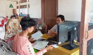 SMAN 15 Bandung Jatah 50 Persen PPDB untuk Jalur Zonasi Suasana proses pendaftaran PPDB tahap dua di SMAN 15 Bandung, Senin 26 Juni 2023.