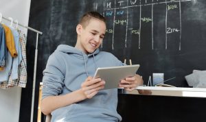 Ilustrasi. Samsung Galaxy Gaming Academy menjadi hal yang bisa dimanfaatkan oleh para gamer di Indonesia dan kini sudah dibuka. Pexels/Julia M Cameron.