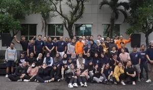 Satu Jam Nonstop! Keceriaan Senam Karyawan Jabar Ekspres Bersama Dahlan Iskan Satu Jam Nonstop! Keceriaan Senam Karyawan Jabar Ekspres Bersama Dahlan Iskan