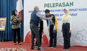Sekda Setiawan Lepas Kontingen Jabar ke Jumbara PMR IX Tingkat Nasional 2023 Sekda Setiawan Lepas Kontingen Jabar ke Jumbara PMR IX Tingkat Nasional 2023
