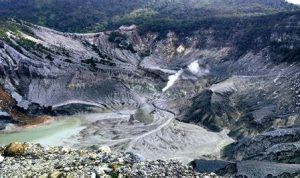 8 Rekomendasi Tempat Wisata Bandung, Destinasi Alam yang Cocok untuk Berlibur Bareng Keluarga Gunung Tangkuban Parahu, salah satu dari 8 rekomendasi tempat wisata Bandung yang bisa kamu kunjungi bersama keluarga di akhir pekan ini. Ist.