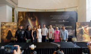 Melly Goeslaw isi OST Film Suzzanna: Malam Jumat Kliwon Melly Goeslaw isi OST Film Suzzanna: Malam Jumat Kliwon