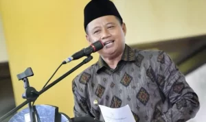 Wakil Gubernur Jawa Barat (Wagub Jabar) Uu Ruzhanul Ulum kembali meninjau konsisi jemaah lansia embarkasi Kertajati. ANTARA/HO-Humas Pemprov Jawa Barat.