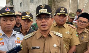 Tinjau Lokasi Revitalisasi Pasar Banjaran, Bupati Bandung: Para Pedagang Antusias Soal Revitalisasi Pasar Banjaran, Bupati Bandung Sebut Para Pedagang Antusias untuk Direlokasi. Foto Agi Jabarekspres
