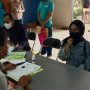 Ist. Orang tua siswa saat melakukan pendaftaran di PPDB tahun lalu. Foto. Sandi Nugraha.