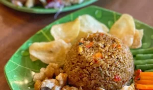 Rekomendasi Nasi Goreng Enak, Jadikan Kuliner Bandung Kamu!(@nasigorengbistik_sawahkurung)