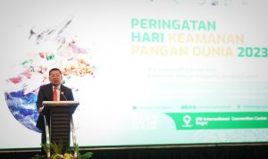 Kepala Badan Pangan Nasional/ National Food Agency (NFA), Arief Prasetyo saat membuka puncak peringatan Hari Keamanan Pangan Sedunia di Aula IICC Kota Bogor, Rabu (7/6). (Yudha Prananda / Jabar Ekspres)