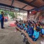 Siswa Paud Camelia antusian mendengarkan penjelasan dari petugas pemadam kebaran di Makod Damkar, Jalan Baros Kota Cimahi. (Foto Istimewa)