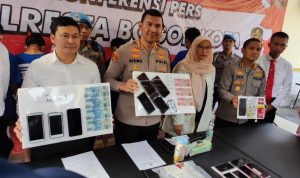 9 Tersangka Prostitusi Online Diamankan Polresta Bogor Kota Polresta Bogor Kota tunjukkan barang bukti prostitusi online