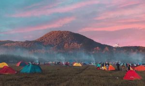 4 Wisata Alam Bandung yang Cocok Untuk Camping! (@tianurani)