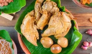4 Makanan Khas Jogja, Apa Saja yang Sudah Kamu Coba? 4 Makanan Khas Jogja, Apa Saja yang Sudah Kamu Coba? (@gudegyudjum)