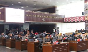 Soroti Tiga Raperda Baru, DPRD Kota Bogor Bentuk Tiga Pansus untuk Fokus Kawal Pembahasan Jajaran anggota DPRD Kota Bogor saat mengikuti rapat paripurna. (Yudha Prananda / Jabar Ekspres)