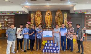 Sambut Hari Raya Waisak, WOM Finance Berikan Bantuan ke Vihara