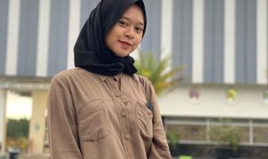 Peraih Beasiswa Unggulan Tak Gengsi Jualan Brownies / Istimewa