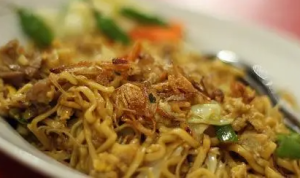 Rekomendasi Tempat Kuliner Paling Populer di Sekitar Alun-Alun Bandung