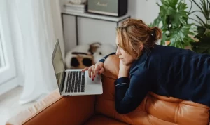 5 Cara Dapat Uang yang Cocok bagi Kaum Milenial dan Gen Z 5 Cara Dapat Uang yang Cocok bagi Kaum Milenial dan Gen Z