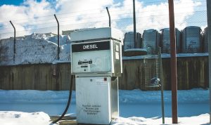 Perbedaan Bensin dan Diesel: Karakteristik dan Penggunaannya!