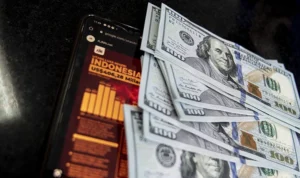 Dollar Rises on Strong US GDP and Labor Data