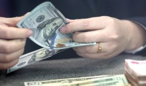 US Dollar Weakens as Fed Halts Rate Hikes