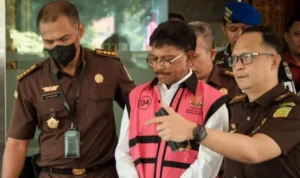 Johnny G Plate Jalani Sidang Pertama Kasus Korupsi BTS yang Rugikan Negara Sebesar 8 Triliun