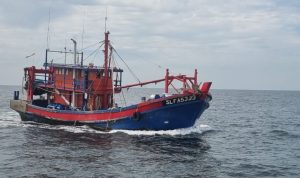 Kementerian Kelautan dan Perikanan (KKP) menangkap 1 kapal illegal fishing berbendera Malaysia di wilayah Zona Ekonomi Eksklusif Indonesia (ZEEI) Selat Malaka