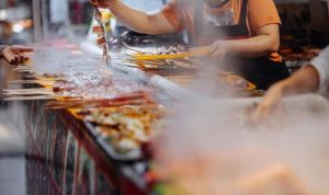 Menggoda Lidah! 8 Kuliner Khas Bandung yang Bikin Ketagihan