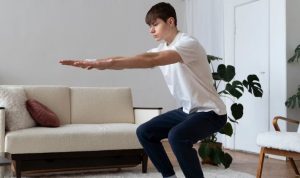 Malas Olahraga Keluar Rumah? Ini 6 Olahraga yang Bisa Dilakukan di Dalam Rumah Olahraga dalam rumah