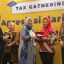 10 Wajib Pajak Terima Penghargaan dari KPP Madya Bandung