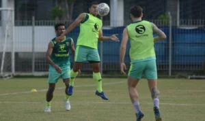 Persib Tingkatkan Kemampuan saat Lawan Madura United! Persib Tingkatkan Kemampuan saat Lawan Madura United!