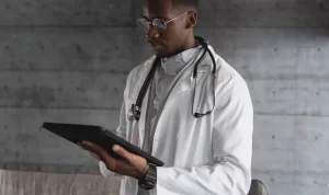 Apa Saja Penyebab Kolesterol di Usia Muda?