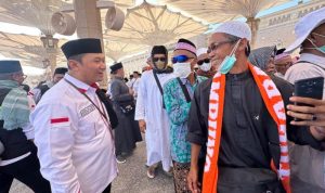 Kadaker Madinah Sends Prayers to Pilgrims Who Entered Raudah