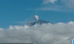 Gunung Semeru Erupsi Setinggi 600 Meter!