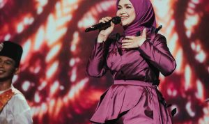 Menyentuh! Siti Nurhaliza Respon Ajakan Duet dari Putri Ariani Menyentuh! Siti Nurhaliza Respon Ajakan Duet dari Putri Ariani