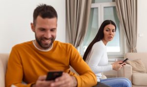 Penting untuk Diketahui! 5 Aplikasi yang Sering Digunakan untuk Selingkuh